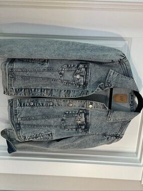 GAP Jean Jacket Size Large Like new